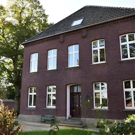 Apartment Ueber Den Daechern Im Alten Pastorat
